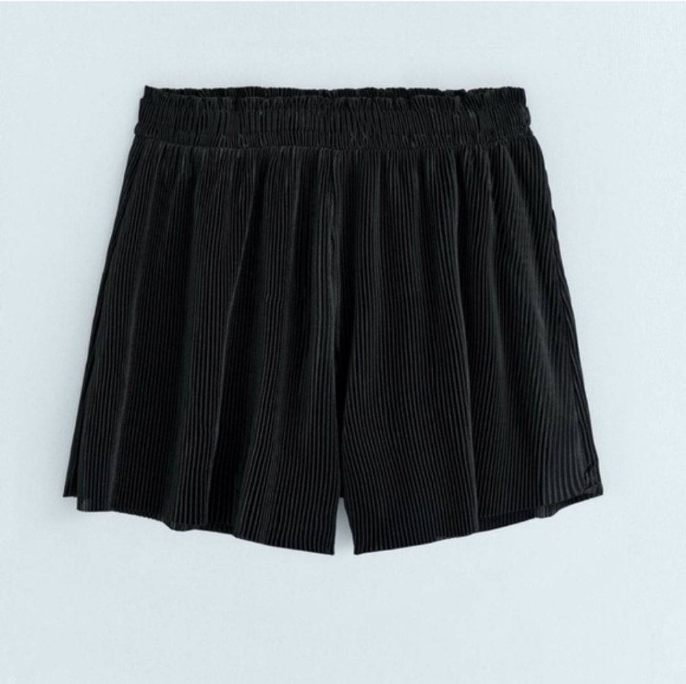 Gorgeous! Zara Black High Wasted, Elastic Pull On Pleated Shorts, Medium, EUC - Picture 2 of 8